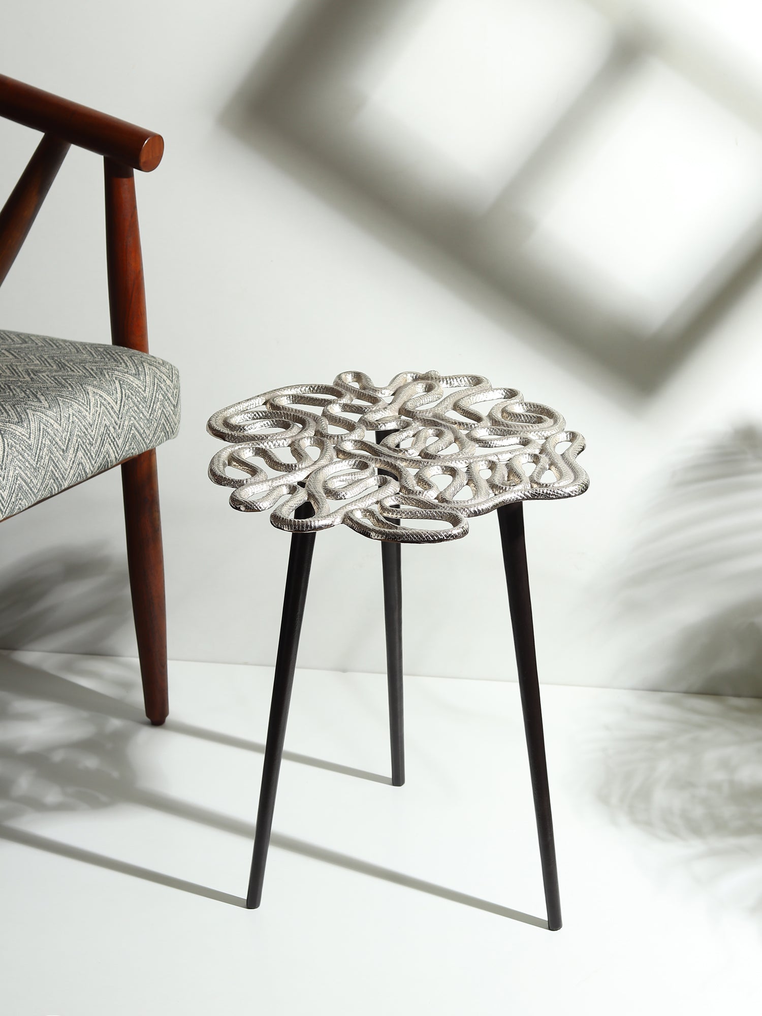 De Maison Decor Sliitherin's end Table - Silver 