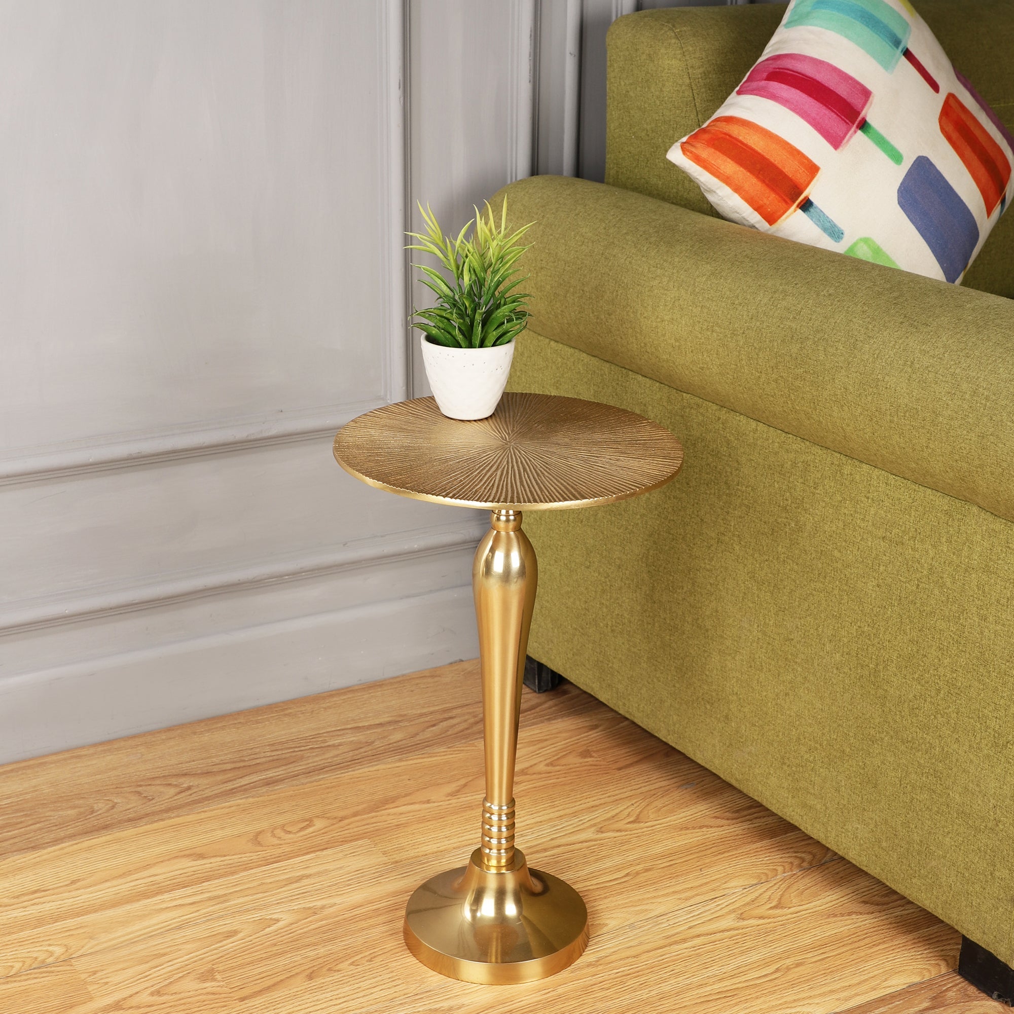 De Maison Decor The Carla Side Table - Full Gold 