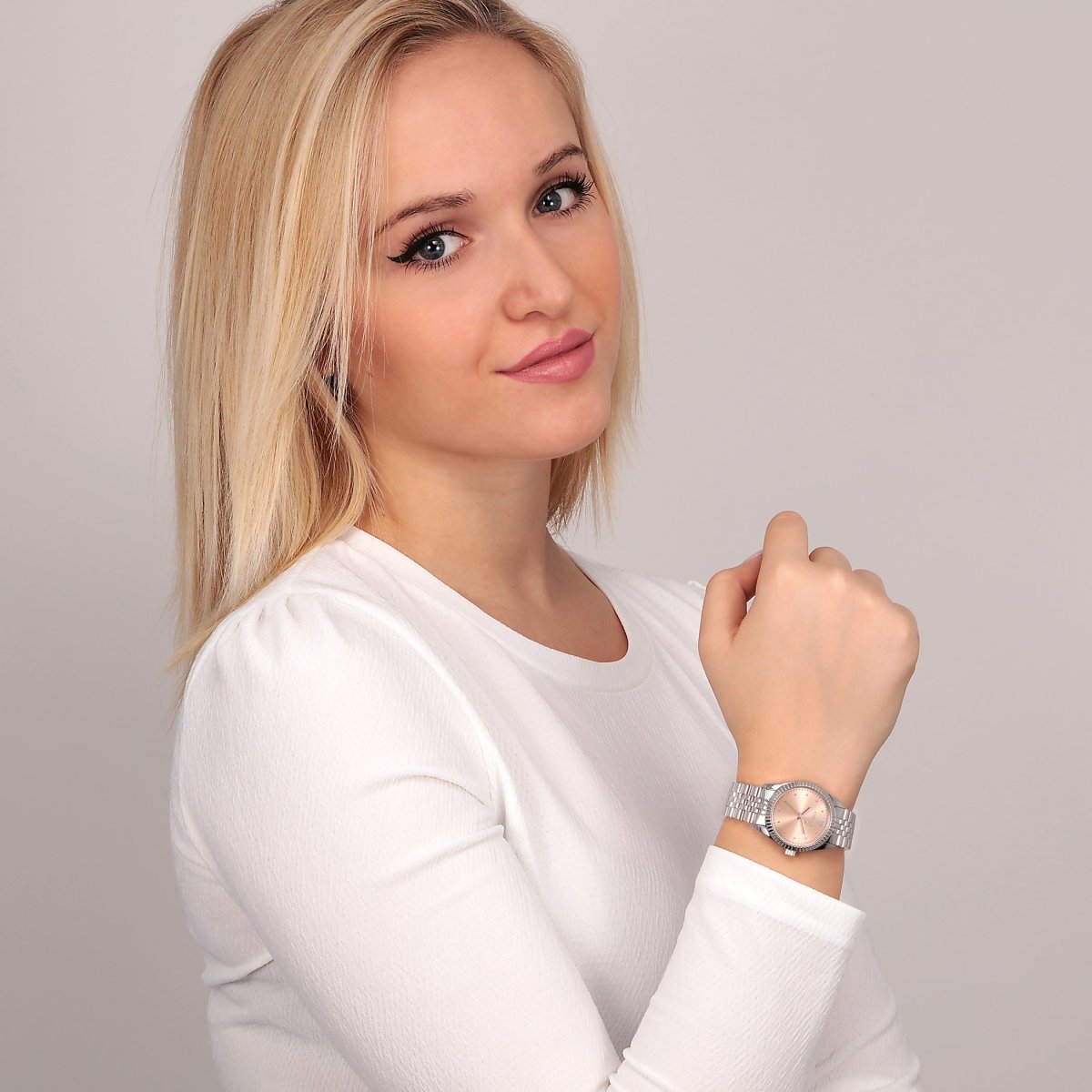 OUI & ME Coquette Analog Rose Gold Round Dial Women's Watch- ME010283